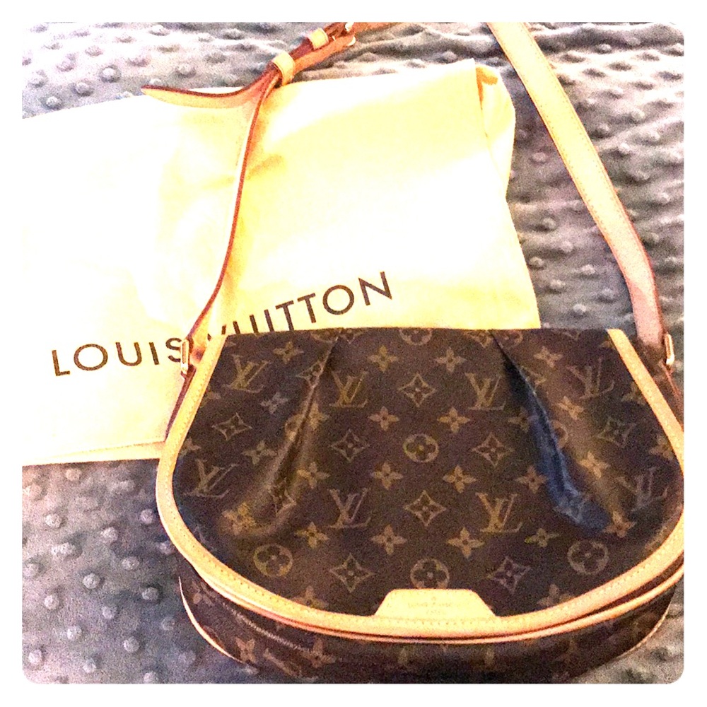 Louis Vuitton Crossbody Purse